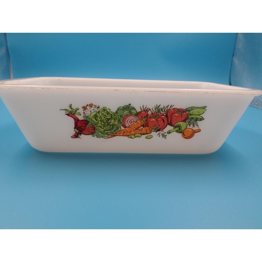 Vtg 70s Cottagecore Garden Vegetable 1.5 Qt Milk Glass Loaf Pan Glasbake J522